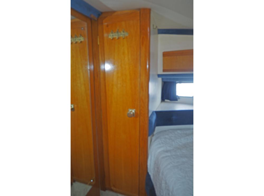 Cabin en avant, H&eacute;bergements